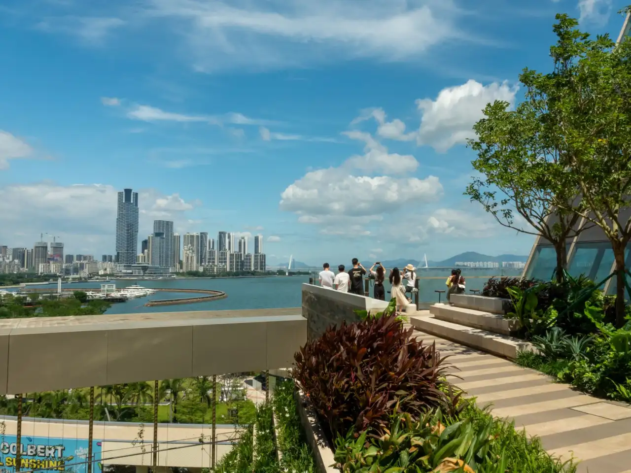 数据中心光纤跳线选型要点与适配器搭配方案