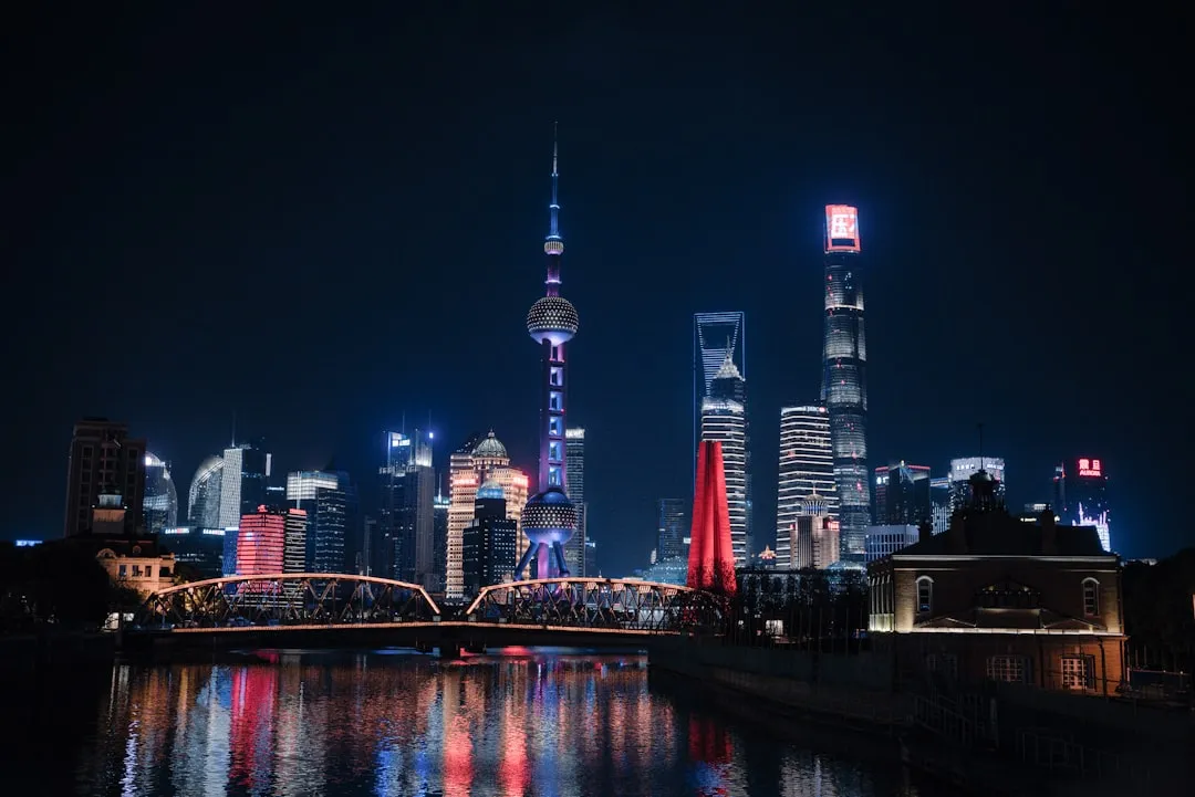 光模块与光器件选型指南：数据中心光通信链路搭建要点解析