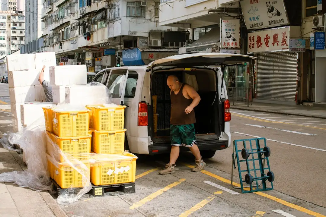 光纤跳线选型关键指标：适配数据中心高密度布线的技术要点