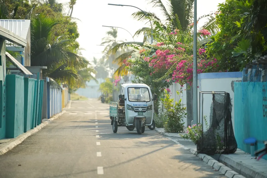 光纤跳线选型指南：适配器与衰减器在数据中心的关键应用